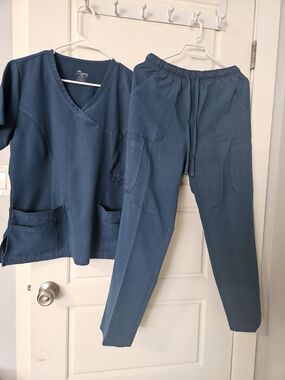 Women's Scrub in Teal